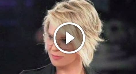 Maria De Filippi, nuovo look: ecco come si è mostrata 